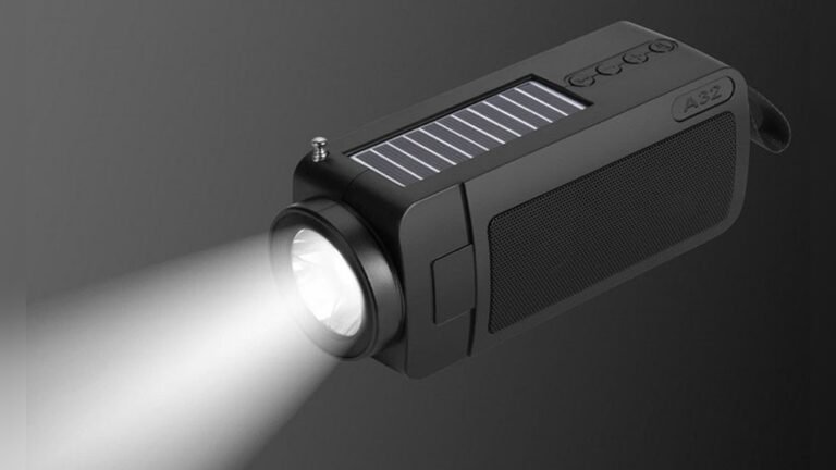 can a flashlight charge a solar panel.jpg