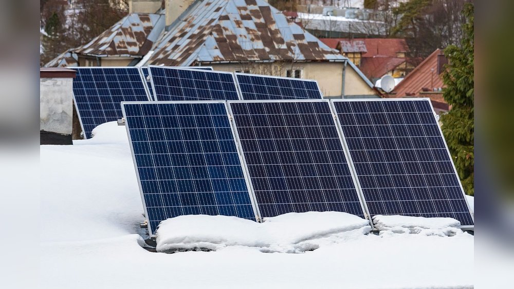 how do you keep snow off solar panels.jpg